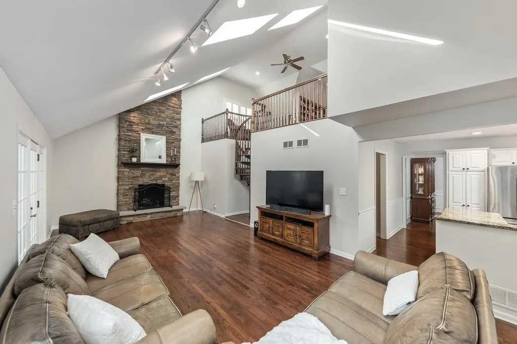 1177 Kenilworth Circle Naperville IL 60540