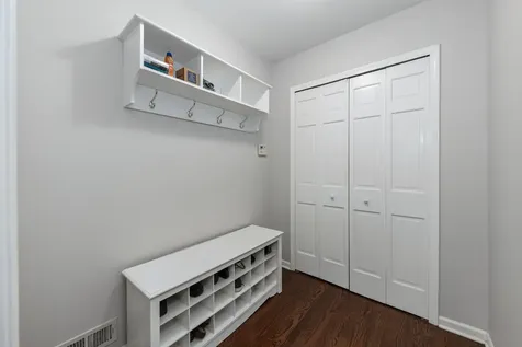 1177 Kenilworth Circle Naperville IL 60540