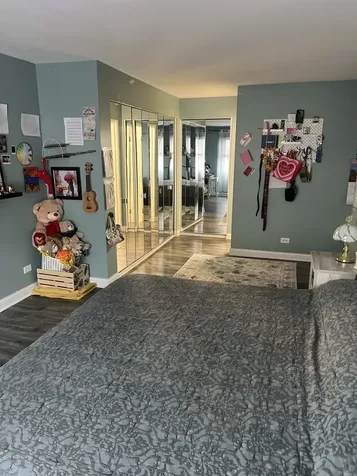 9355 Landings Lane Des Plaines IL 60016