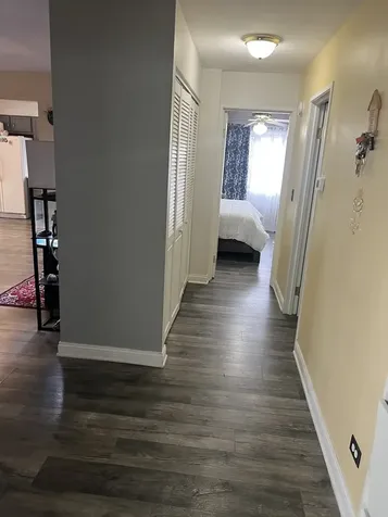 9355 Landings Lane Des Plaines IL 60016