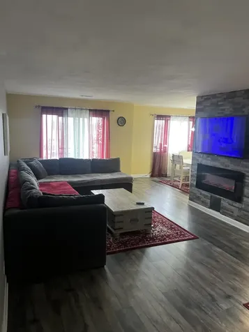 9355 Landings Lane Des Plaines IL 60016