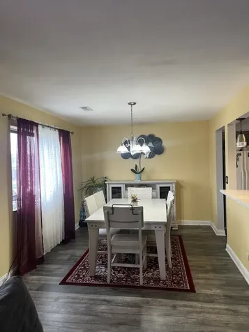9355 Landings Lane Des Plaines IL 60016