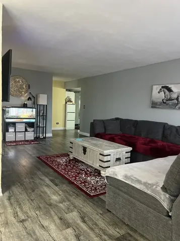 9355 Landings Lane Des Plaines IL 60016