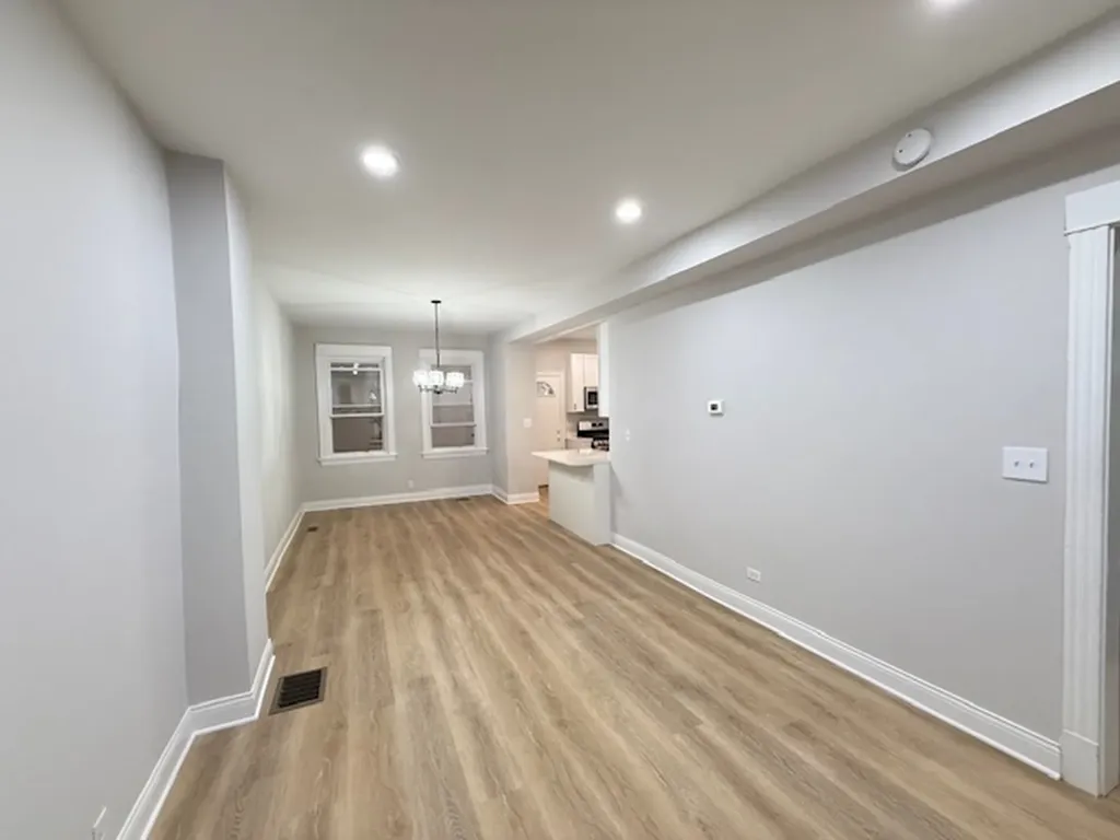 7045 South Prairie Avenue Chicago IL 60637