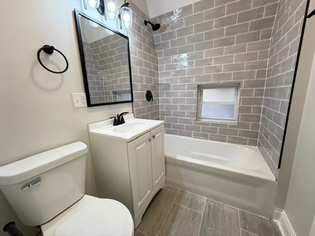 7045 South Prairie Avenue Chicago IL 60637