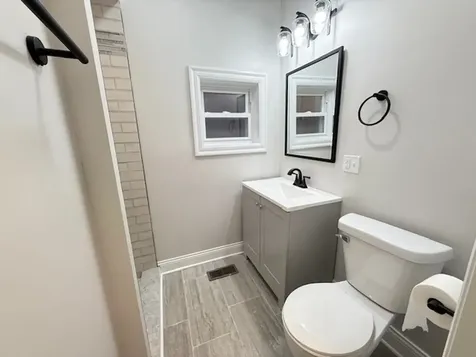 7045 South Prairie Avenue Chicago IL 60637