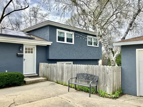 1230 Greenwood Court Deerfield IL 60015