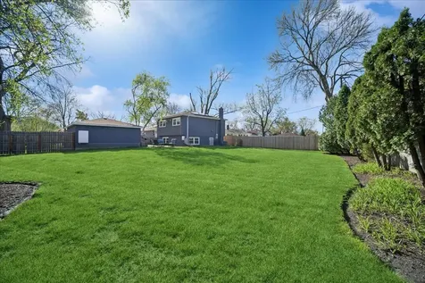 1230 Greenwood Court Deerfield IL 60015