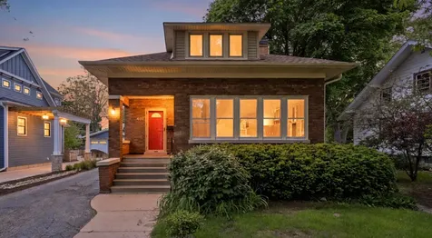 407 North Pine Avenue Arlington Heights IL 60004