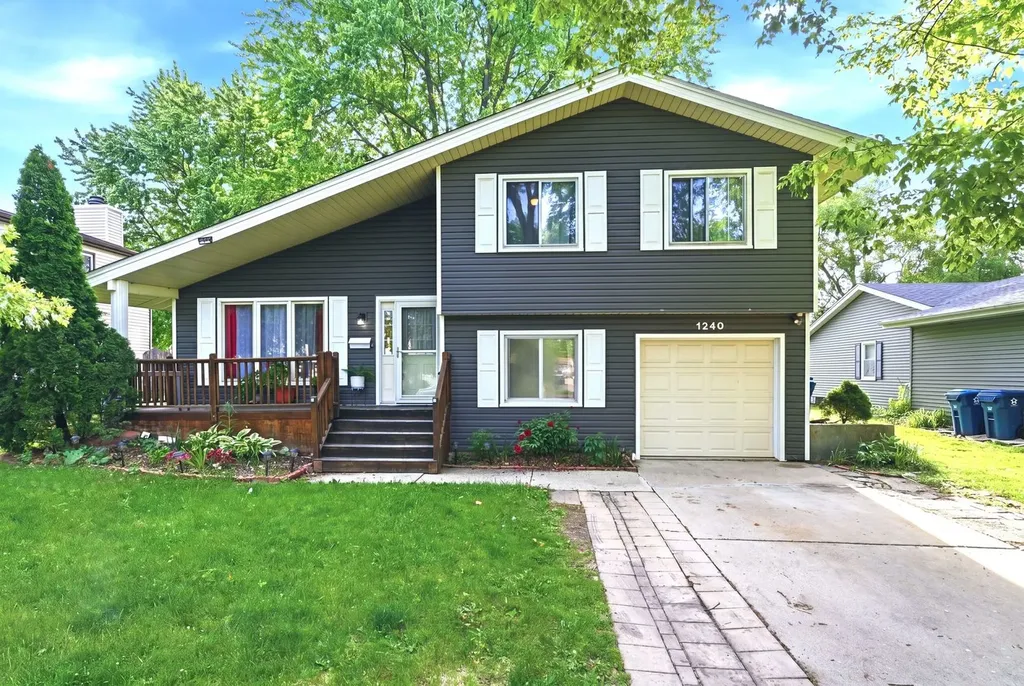 1240 Foxcroft Drive Aurora IL 60506