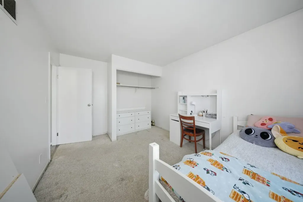1240 Foxcroft Drive Aurora IL 60506