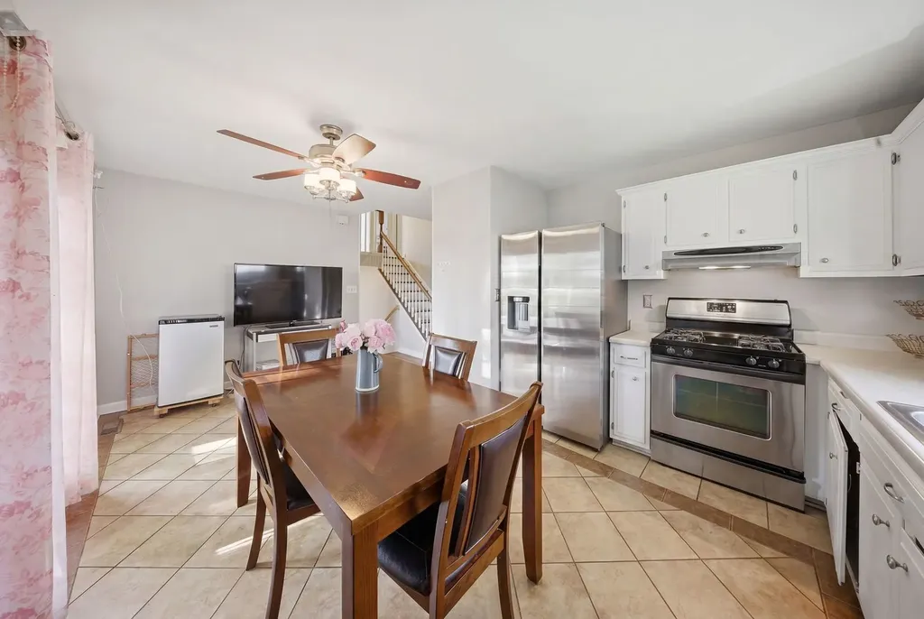 1240 Foxcroft Drive Aurora IL 60506
