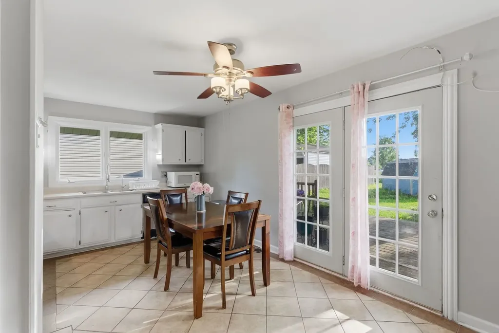 1240 Foxcroft Drive Aurora IL 60506