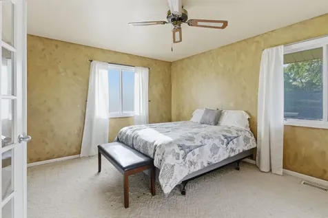 1240 Foxcroft Drive Aurora IL 60506