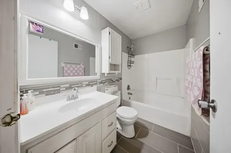 1240 Foxcroft Drive Aurora IL 60506