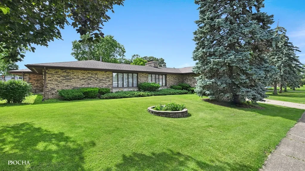 2101 North Center Street Crest Hill IL 60403