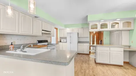 2101 North Center Street Crest Hill IL 60403