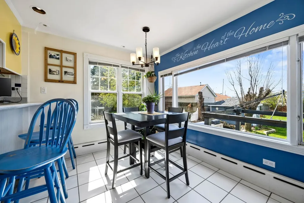 6883 West Hobart Avenue Chicago IL 60631