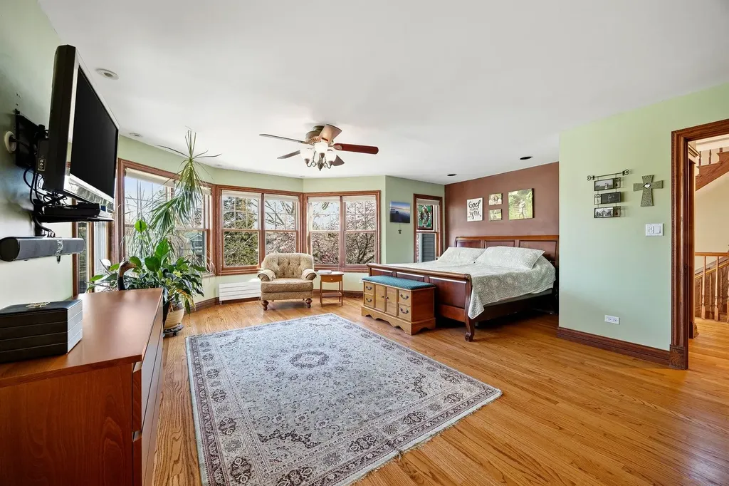 6883 West Hobart Avenue Chicago IL 60631