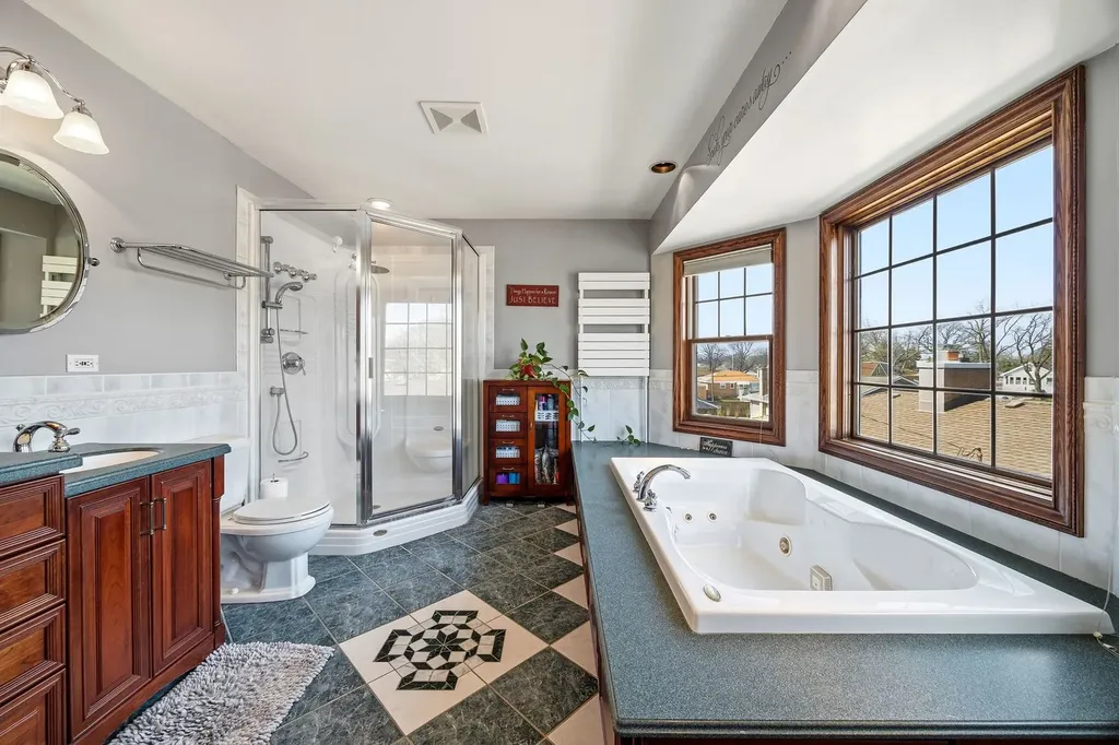 6883 West Hobart Avenue Chicago IL 60631