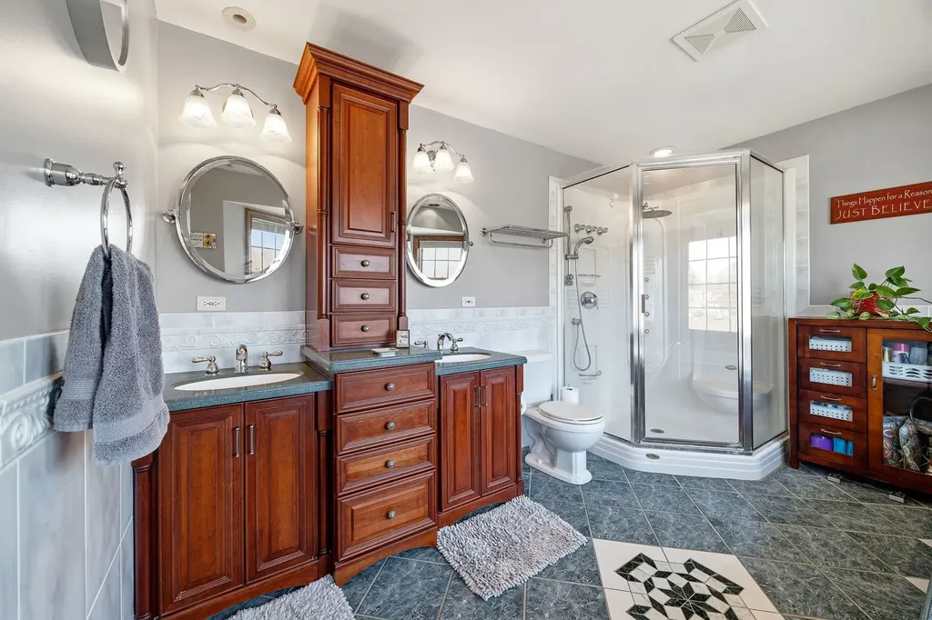 6883 West Hobart Avenue Chicago IL 60631