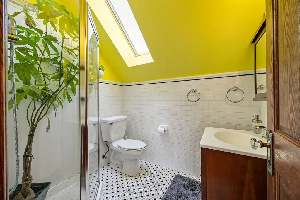 6883 West Hobart Avenue Chicago IL 60631