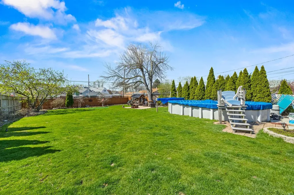 6883 West Hobart Avenue Chicago IL 60631