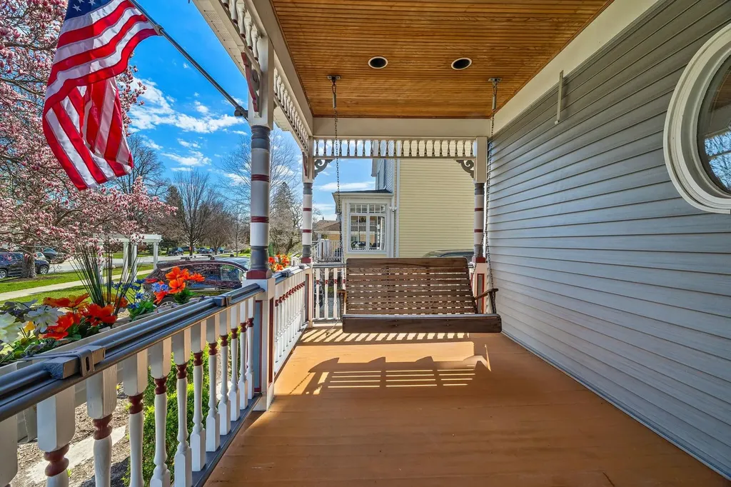 6883 West Hobart Avenue Chicago IL 60631