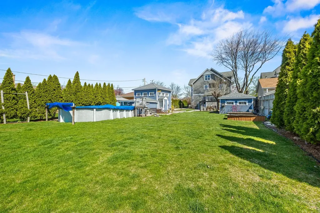 6883 West Hobart Avenue Chicago IL 60631