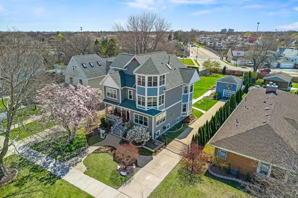 6883 West Hobart Avenue Chicago IL 60631
