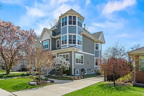 6883 West Hobart Avenue Chicago IL 60631