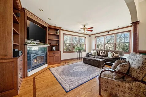 6883 West Hobart Avenue Chicago IL 60631