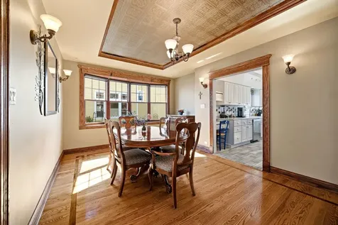 6883 West Hobart Avenue Chicago IL 60631