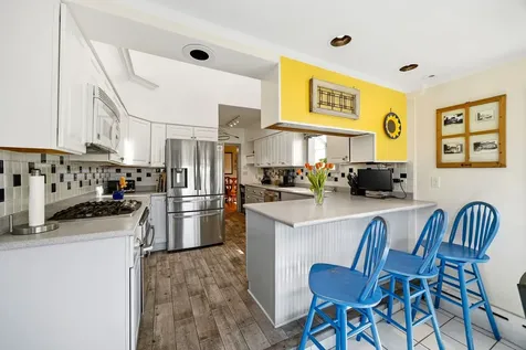 6883 West Hobart Avenue Chicago IL 60631