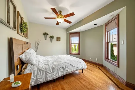 6883 West Hobart Avenue Chicago IL 60631