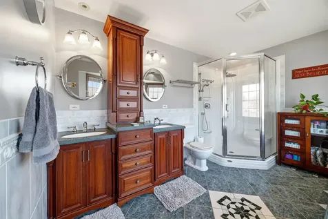 6883 West Hobart Avenue Chicago IL 60631