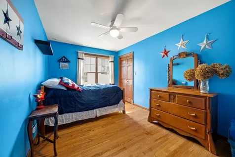 6883 West Hobart Avenue Chicago IL 60631