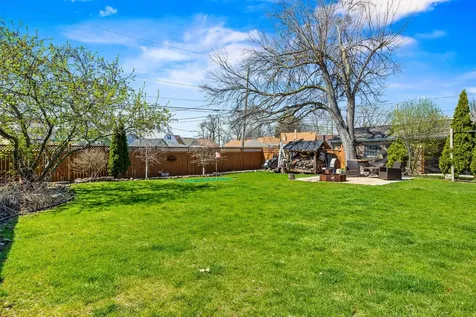 6883 West Hobart Avenue Chicago IL 60631