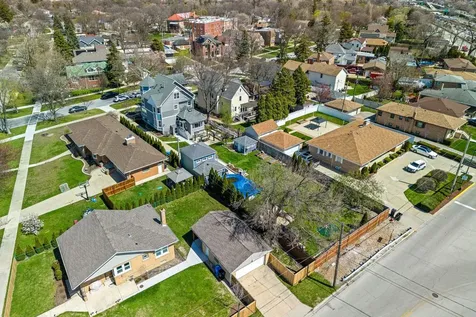 6883 West Hobart Avenue Chicago IL 60631