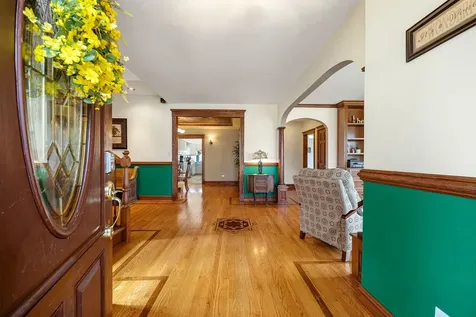 6883 West Hobart Avenue Chicago IL 60631