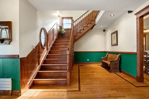 6883 West Hobart Avenue Chicago IL 60631