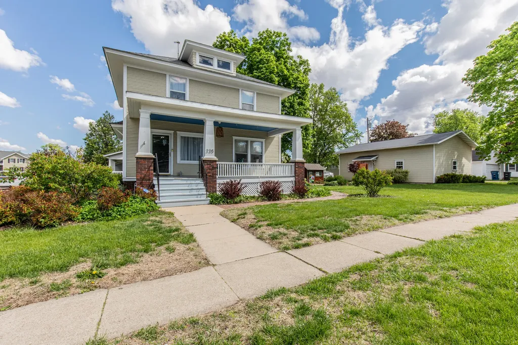 225 West Central Avenue Princeton IL 61356