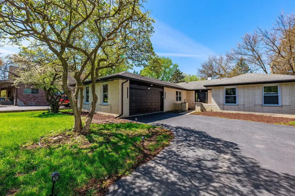 5S254 Middle Road Naperville IL 60563