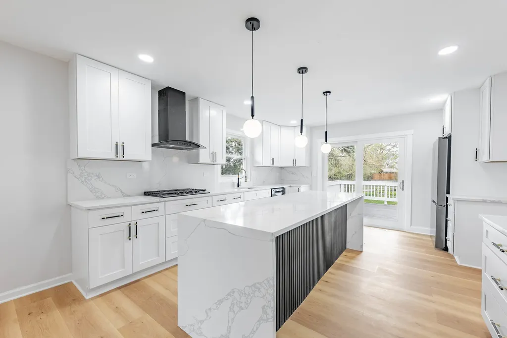 5S254 Middle Road Naperville IL 60563