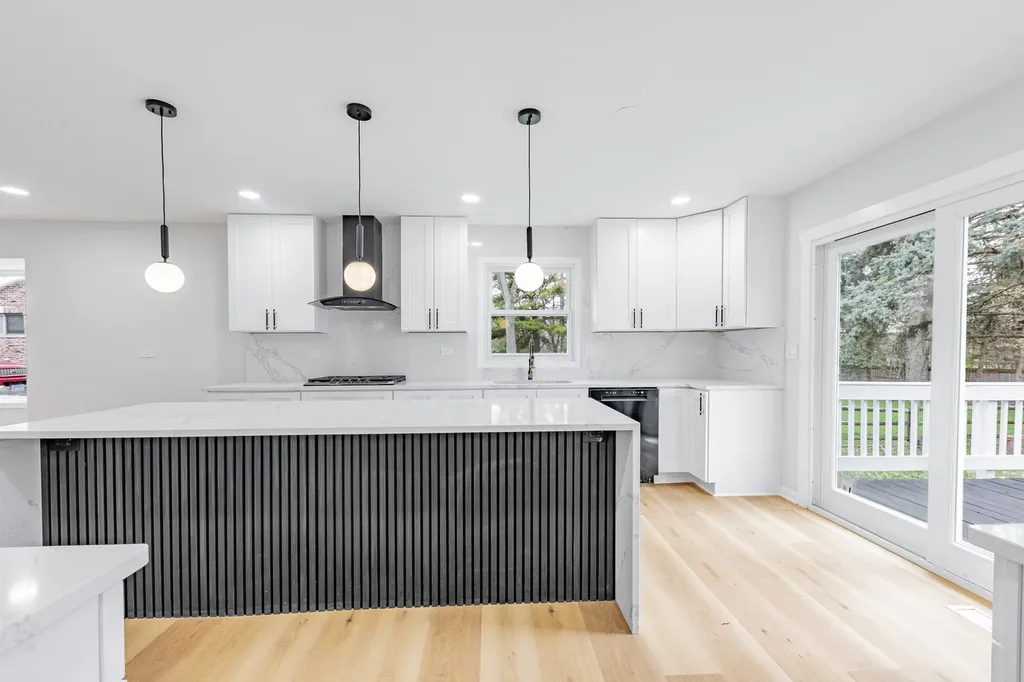 5S254 Middle Road Naperville IL 60563