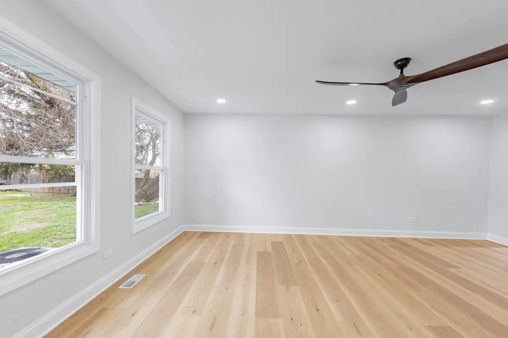 5S254 Middle Road Naperville IL 60563