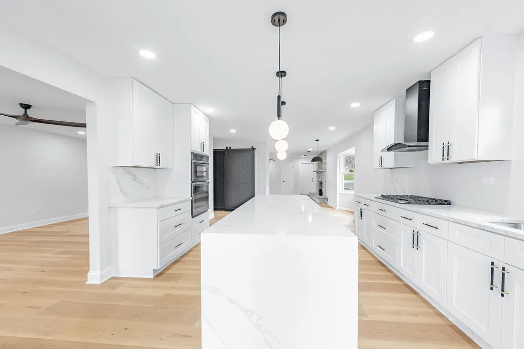 5S254 Middle Road Naperville IL 60563