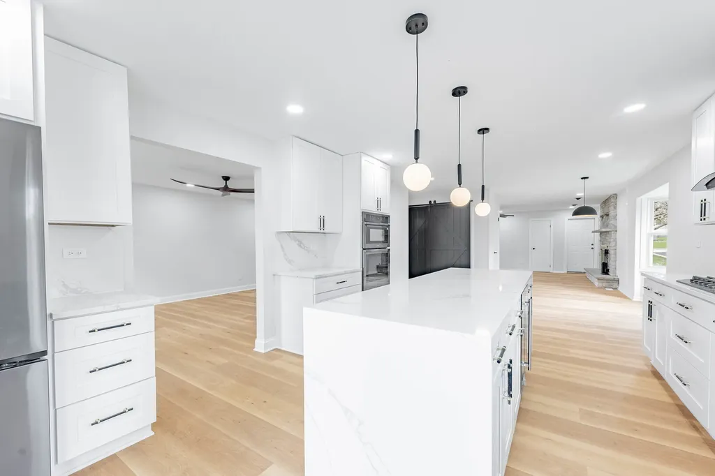 5S254 Middle Road Naperville IL 60563