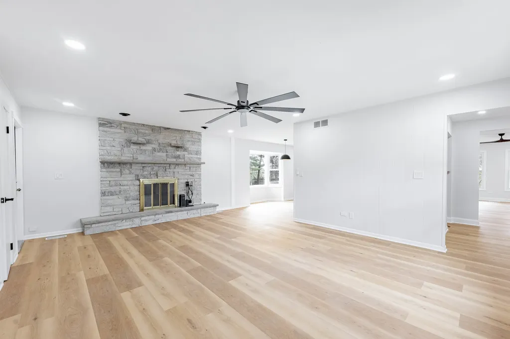 5S254 Middle Road Naperville IL 60563