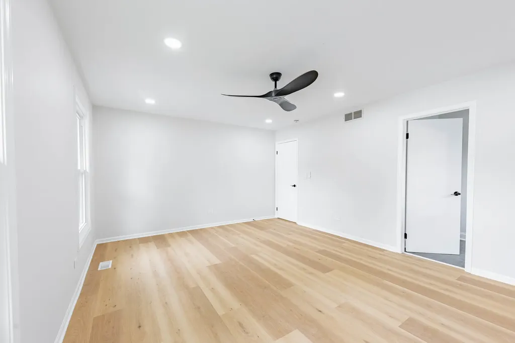 5S254 Middle Road Naperville IL 60563